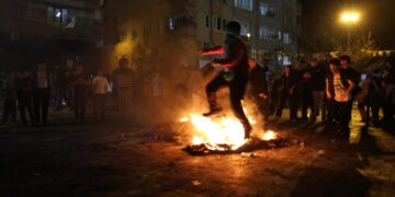 Li dora agirê Newrozê ‘Bijî Serok Apo’ berz bû