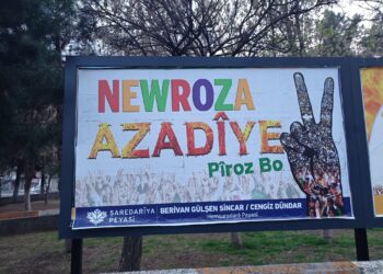 Kolan û kuçeyên Amedê bi bîlbordên Newrozê xemilîn
