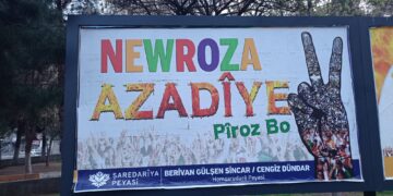 Kolan û kuçeyên Amedê bi bîlbordên Newrozê xemilîn
