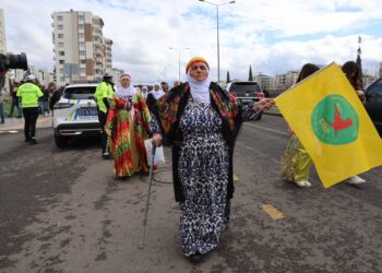 Bi deh hezaran kes tên Qada Newroza Amedê