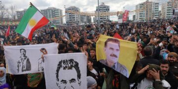Li qada Newrozê wêneyên Abdullah Ocalan rakirin