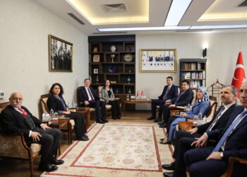 Bakirhan: Divê meclis êdî rola xwe bilîze