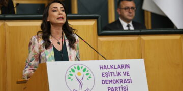 Tulay Hatîmogullari: Milyon li banga Abdullah Ocalan xwedî derket