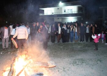 Agirê Newrozê li Gundê Sergewra geş bû