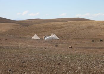 Bi helîkopterî Wara Holozî bombevaran kerdê