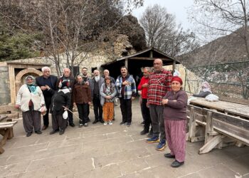 Seba bawerîya Çarşema Şiya şîyê Gola Çeto de kom bîyê