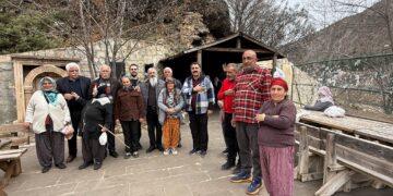 Seba bawerîya Çarşema Şiya şîyê Gola Çeto de kom bîyê