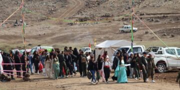 Bi deh hezaran gelê Rojava dimeşin qadên Newrozê