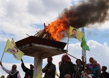 Agirê azadî û aştiyê Rojava û Helebê ronî dike