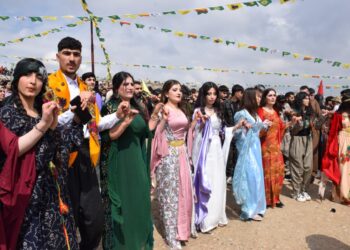 Mîtîngên Newroza Bakur û Rojhilatê Sûriyê bi coş bi dawî bûn