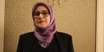 ‘Wa rayêko bîn adir bi zerrîya dayîkê ma nêkewo’