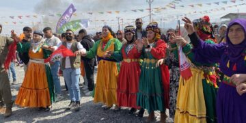 Li Îdirê Newroza rengîn: Divê dewlet gav biavêje