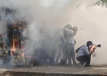 3 rojnamegerî bi şertê kontrolê edlî veradîyayê   