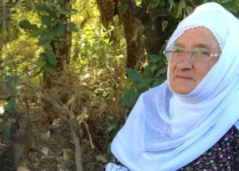 Cenazeya Sakîne Arat do siba Goristanê Yenîkoyî de bêro definkerdiş
