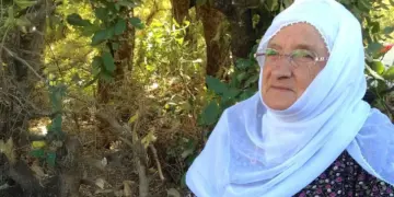 Cenazeya Sakîne Arat do siba Goristanê Yenîkoyî de bêro definkerdiş