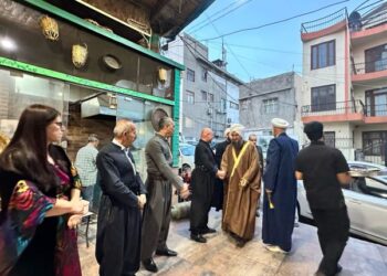 Şandeya DEM Partî û DBPê bi nûnerên baweriyan re hevdîtin kir