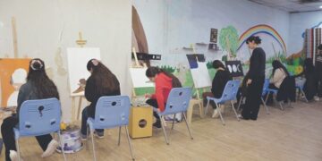 Mexmûr de perwerdeyê şêwekarîye