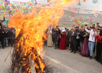 Li Dihê û Dîgorê agirê Newrozê geş bû