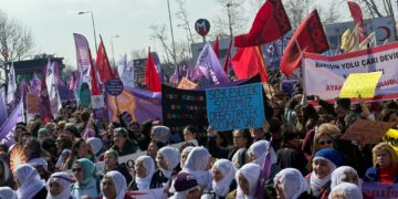 Li mitînga Stenbolê peyama jinên girtî: Em hebûn, em hene û em ê hebin