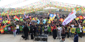 Newroz li 14 navendan bi coşeke mezin tê pîroz kirin