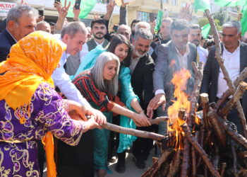 ‘Nameyê Newroze, Kurdistan de bî nameyê xoverdayîşî’    