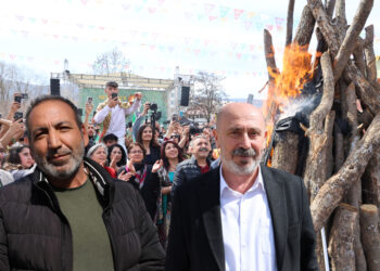 ‘Aştîye girêdayî azadîya Rayberê Şarê Kurd Ocalanî ya’