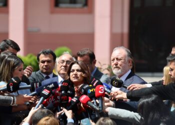 ‘Ganî şert û mercê Birêz Ocalanî bêrê rindkerdiş’