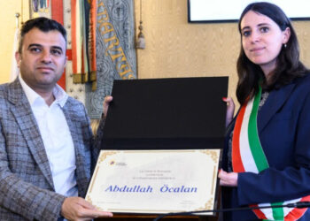Şaredariya Bologna ‘Welatiyê rûmetê’ da Abdullah Ocalan