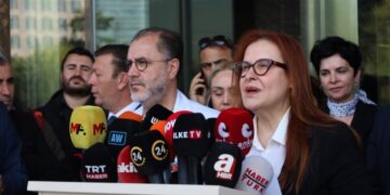 Doktorî Onderî: Tedawîya nêweşê ma seke ma wazenê dewam kena