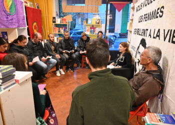 Pirtûkên Abdullah Ocalan dixwînin