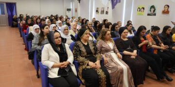 ‘Divê jin di rêxistibûnê de rola pêşeng bilîzin’