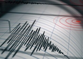 Li Stenbolê erdheja bi hêza 6.2 pêk hat
