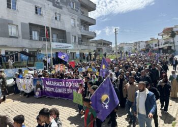 Bi hezaran kes ber bi gundê Amara ve meşiyan