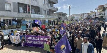 Bi hezaran kes ber bi gundê Amara ve meşiyan