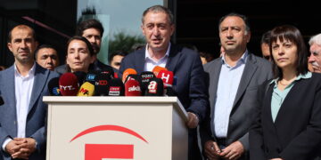 Tûncer Bakirhan: Em hêvî dikin ku ji vê kotûkêşê jî derbas be