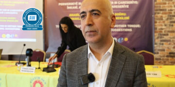 ‘Divê di hemû beşên jiyanê de bi zimanê zikmakî bê axaftin’