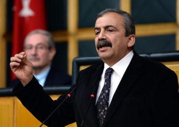 Serokê MÎTê serdana Sirri Sureyya Onder kir