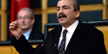 Serokê MÎTê serdana Sirri Sureyya Onder kir