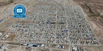 Bombeya li ber teqînê: Kampa Holê