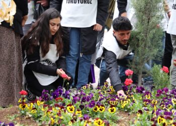 Meşvanên Amarayê 33 sosyalîst bi bîr anîn