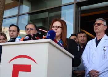 Bijîşkê Sirri Sureyya Onder: Rewş xeter e