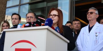 Bijîşkê Sirri Sureyya Onder: Rewş xeter e