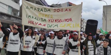 ‘Roja li Amarayê hilat li Îmraliyê bilind dibe’