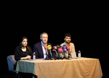 Bakirhan: Ciwanî eşkenê welatêko demokratîk awan bikerê