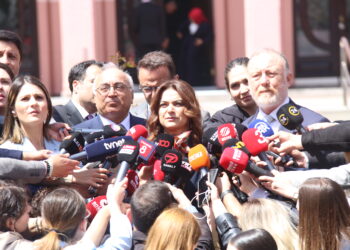 Şande: Divê mercên Ocalan bên guhertin