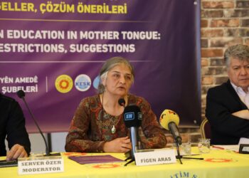 Divê Şoreşa ziman pêk bê