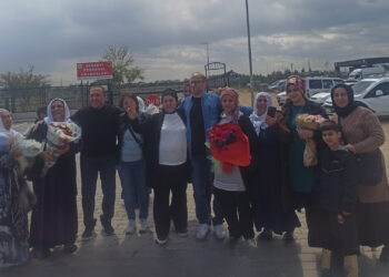 Sê girtî piştî 32 salan hatin berdan