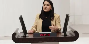 ‘Azadiya girtiyan bi rengekî kêfî tê binpêkirin’