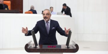 Meclîs de ziwanê Kurdkî reyna ame astengkerdene