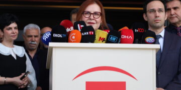 Bijîşkên Sirri Sureyya Onder: Bersivê dide tedawiyê